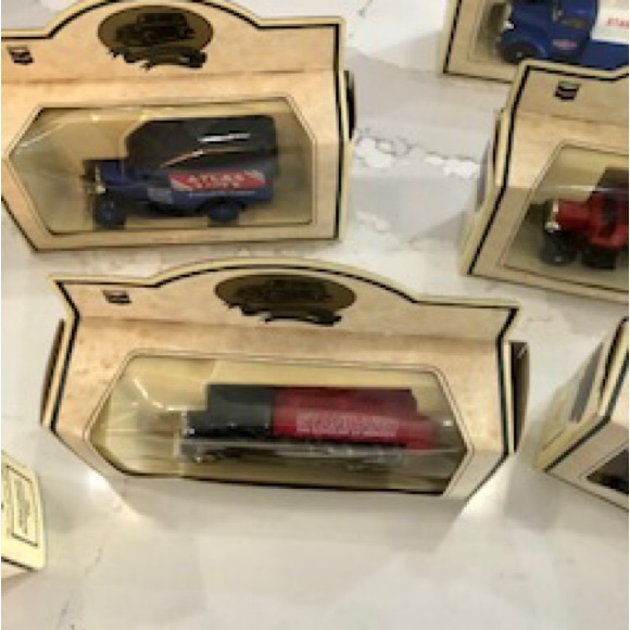 NWT Vintage 8 CHEVRON DIE CAST TRUCKS MADE IN ENGLAND BY LLEDO Models - Picture 10 of 11
